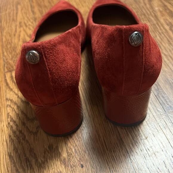 Donald Pliner Suzette Suede Block-Heel Pumps Size 6 - Picture 4 of 7